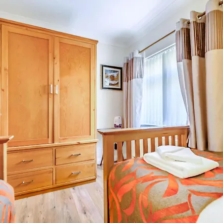 Semesterbostad Eden House