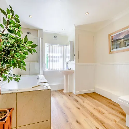 Eden House Semesterbostad