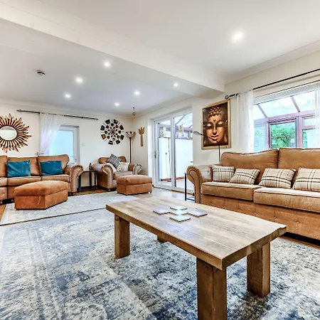 Semesterbostad Eden House *