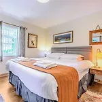 Eden House Nyaraló