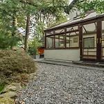 Eden House Nyaraló